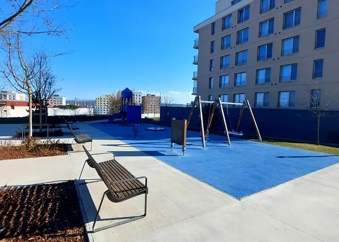 Rove With Privat Parking Free Appartamento Košice